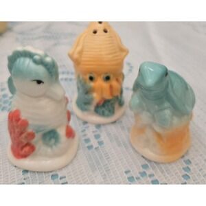 One Salt And Two Pepper Shakers Sea Creatures Vintage Cracker Barrel